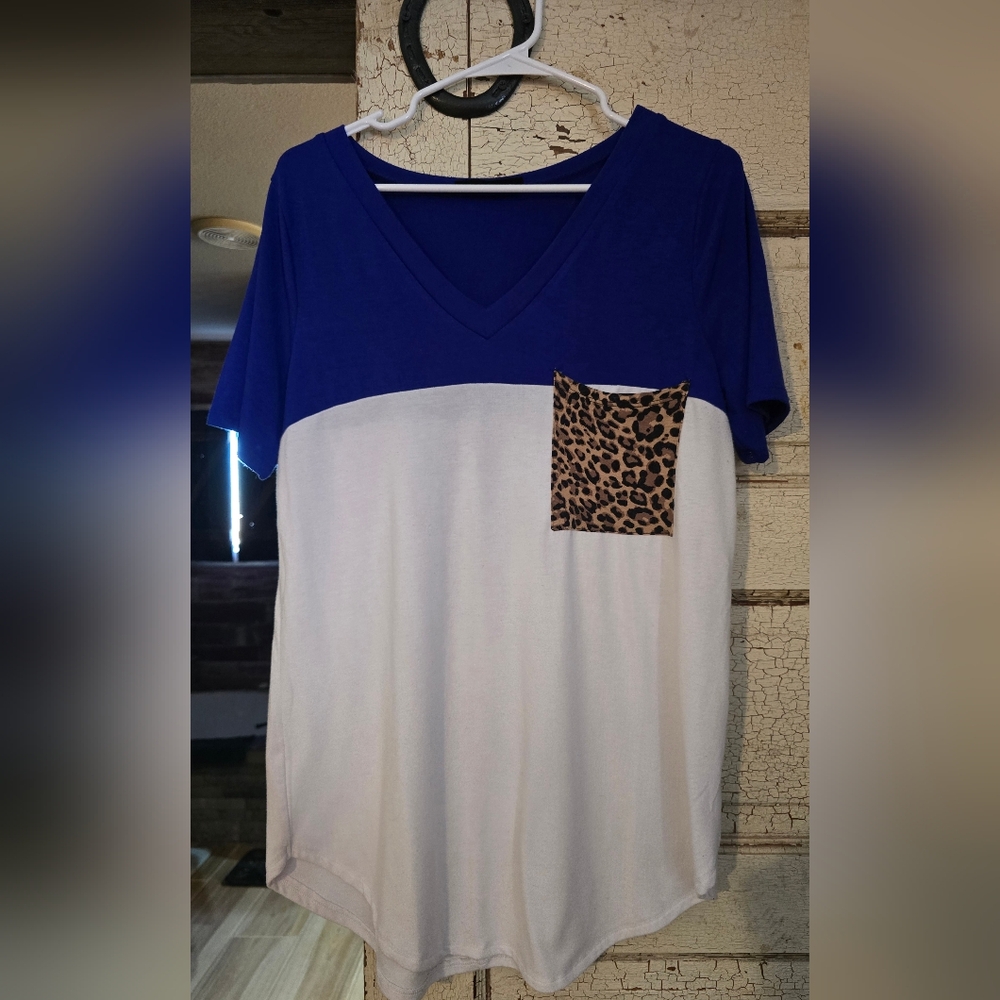 SHIELA ROSE Women's Colorblock Top with Leopard Pocket thick quality sz. Large
